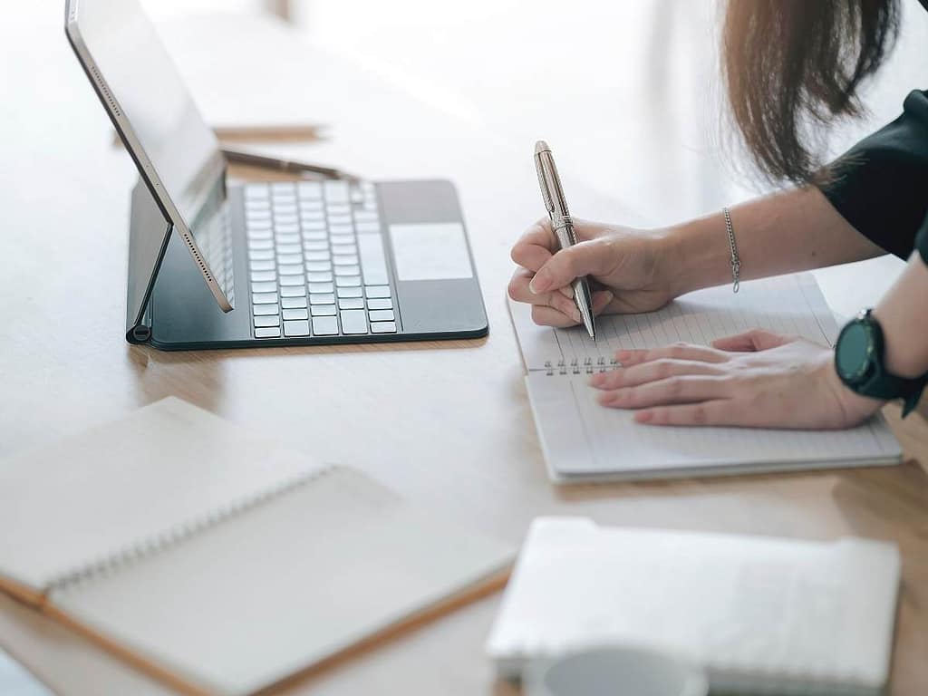 Laptop vs iPad Pro for College Student 5 Great Features iPadZine